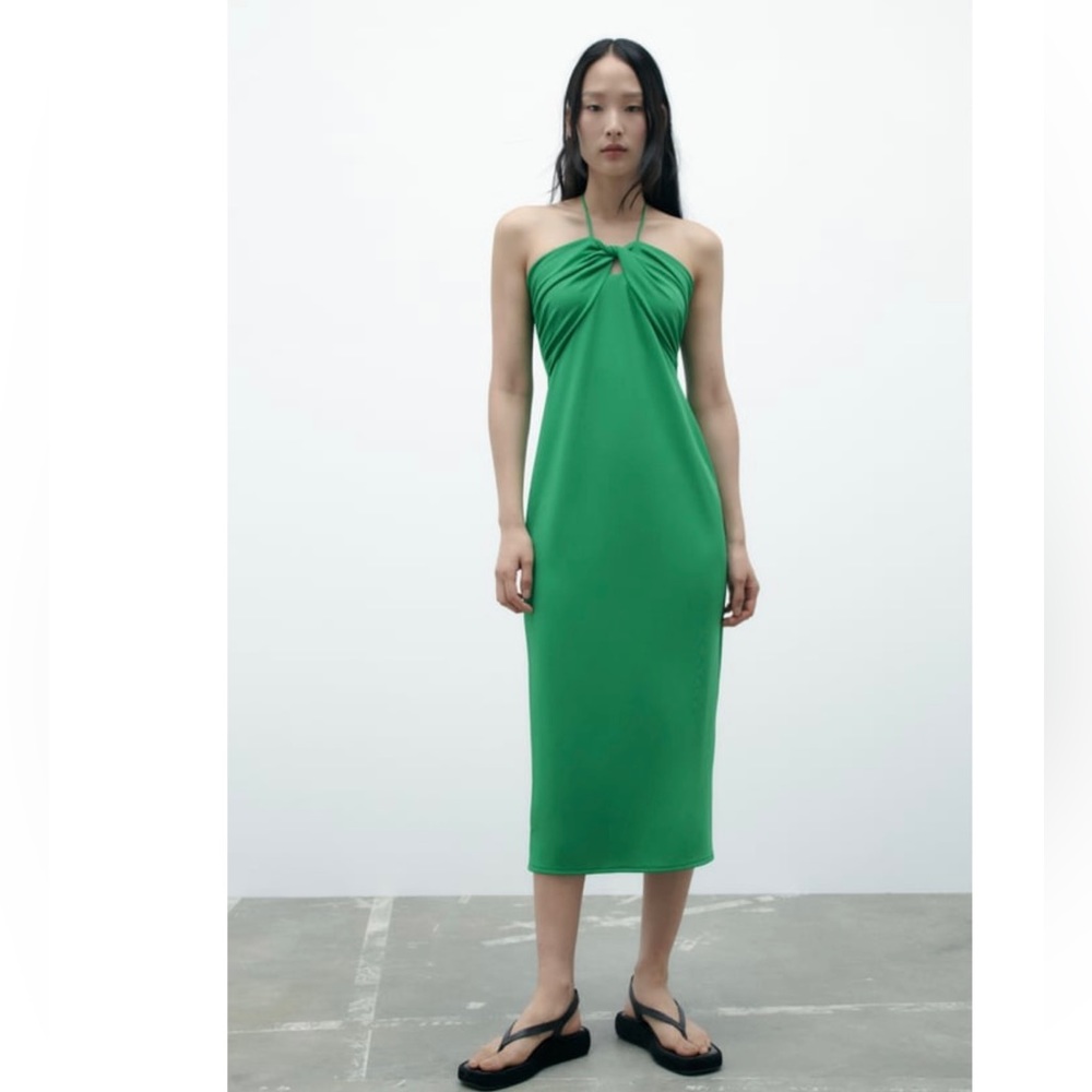 Zara beautiful green dress Never worn Size small